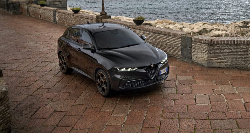 アルファ ロメオ、限定車「TONALE Hybrid INTENSA」発売 | アルファ